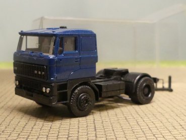 1/87 Herpa DAF 3300 2achs Zugmaschine dunkelblau
